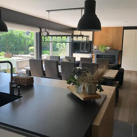 Villa Feel@home